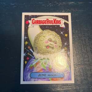 17b JUNE MOON 2017 Topps Garbage Pail Kids Adam-Geddon NATURAL DISASTERS GPK